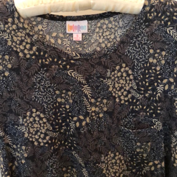 Brand new with tags Lularoe Carly - Picture 2 of 4